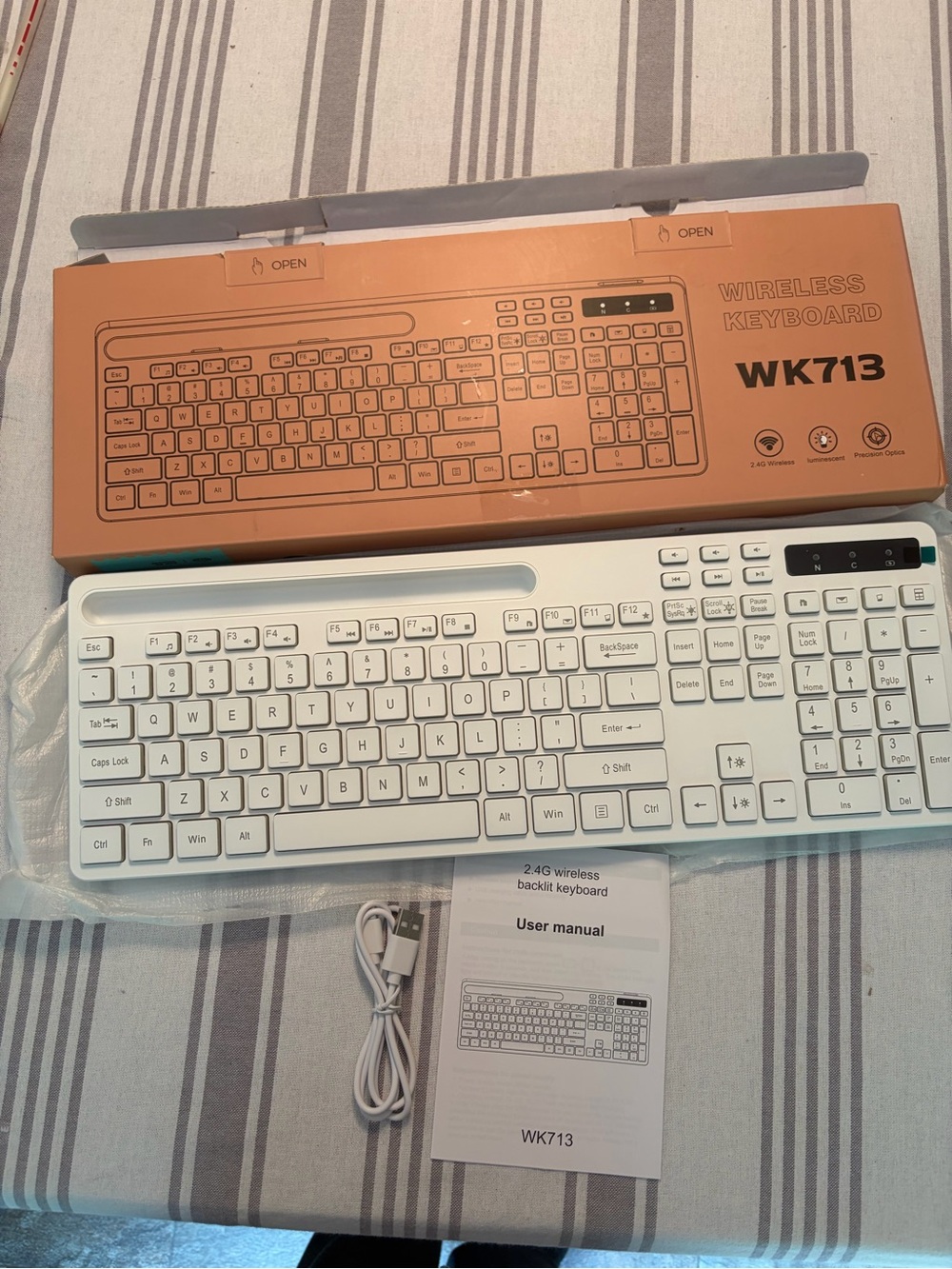 WK713 White Wireless Keyboard - Slim 2.4G USB Rechargeable